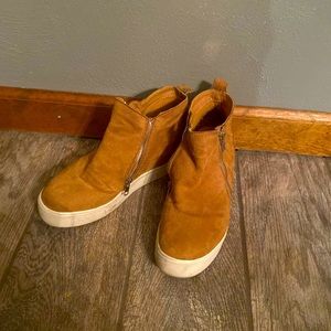 Brown shoes, hidden wedge